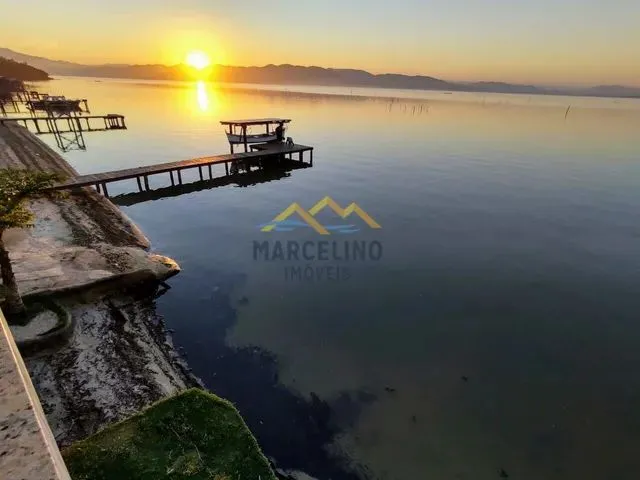 Imagem: Casa À Venda no Bairro Guaiuba - Imbituba/Sc