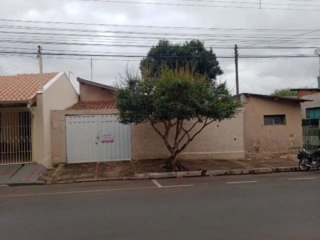Imagem: A casa possui 3 Dormitórios, 1 Suíte, 2 Banheiros, 1 Vaga