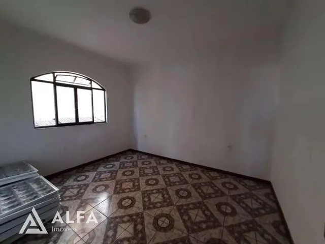 Imagem 14: Casa aconchegante com cozinha com armários planejados, terraço amplo coberto e uma vaga