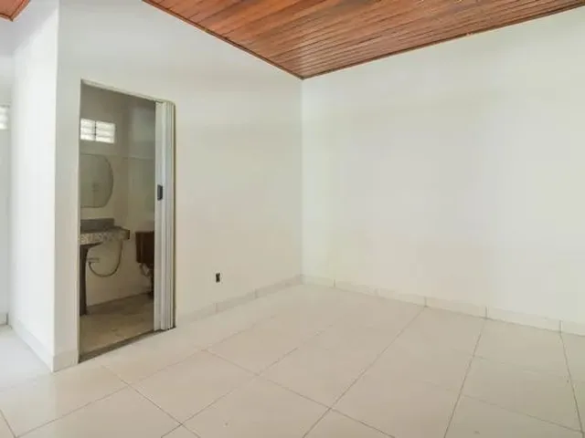 Imagem 2: Casa, 500M², 2/4, 2Vgs, em Frente a Pça Frei Daniel