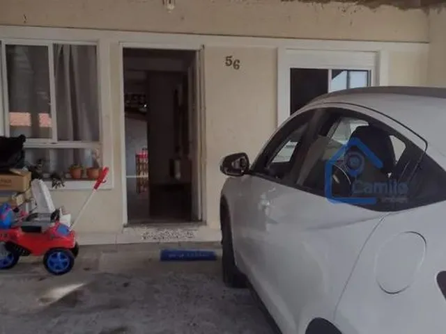 Imagem: A casa possui 2 Dormitórios, 2 Banheiros, 2 Vagas na