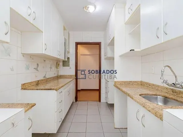 Imagem 5: Apartamento com 3 Dormitórios À Venda por R$ 450.000,00 - Água Verde - Curitiba/Pr