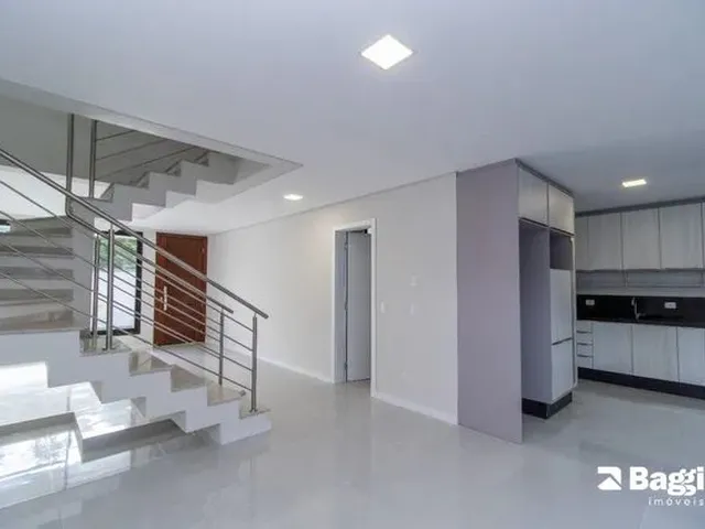 Imagem 2: Casa de 3 Quartos para Alugar no Bairro Campo Comprido