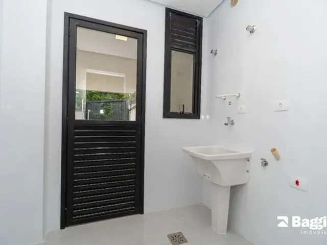 Imagem 14: Casa de 3 Quartos para Alugar no Bairro Campo Comprido
