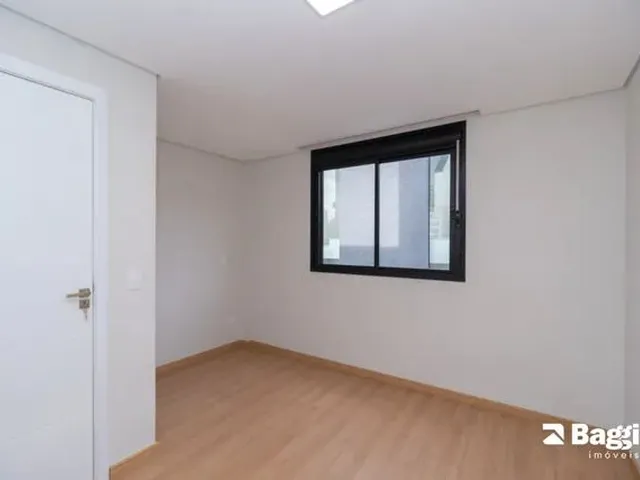 Imagem 12: Casa de 3 Quartos para Alugar no Bairro Campo Comprido