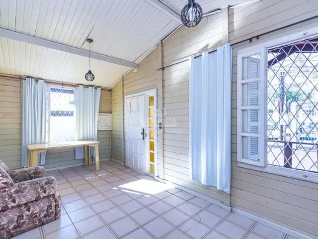 Imagem 1: Casa Residencial/Sobrado para Aluguel, 3 Quartos, 1 Suíte, 4 Vagas, Passo
