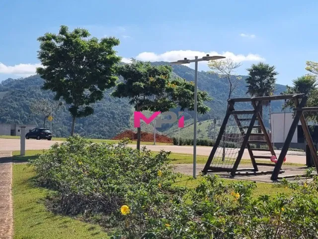 Imagem: O terreno possui 494m² de Área Privada e está localizado
