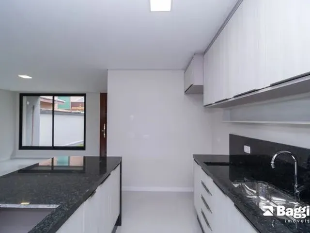 Imagem 8: Casa de 3 Quartos para Alugar no Bairro Campo Comprido