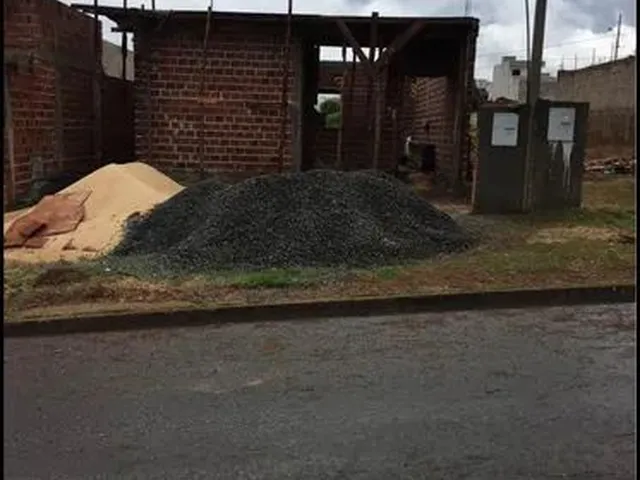 Imagem: Direitos de Terreno 400Mts