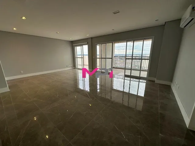 Imagem: A casa possui 4 Dormitórios, 3 Suítes, 5 Banheiros, 5