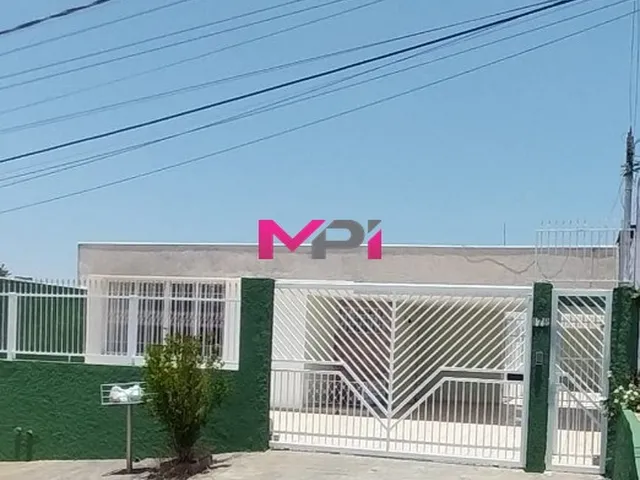 Imagem: A casa possui 3 Dormitórios, 3 Suítes, 4 Banheiros, 4