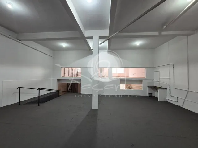 Imagem: Casa Comercial com Vários Ambientes para