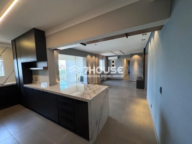 Imagem: O apartamento possui 3 Dormitórios, 1 Suíte, 3 Banheiros,