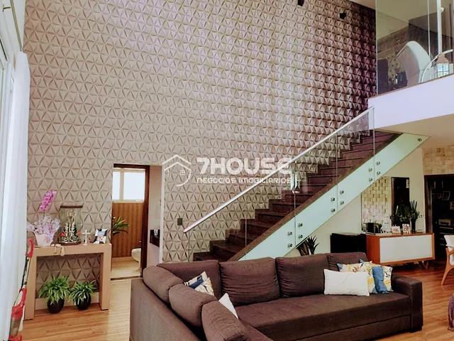 Imagem: A casa em condomínio possui 3 Dormitórios, 3 Suítes, 6