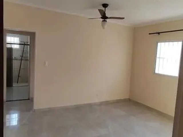 Imagem: O apartamento possui 2 Dormitórios, 1 Banheiro, 1 Vaga na