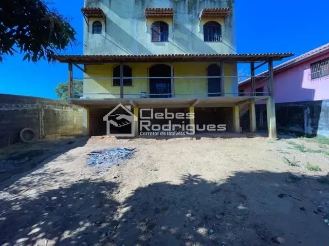 Imagem 3: Casa Duplex com 5 Quartos Sendo 1 Suíte e Vista para o Mar no Bairro Setiba Guarapari-Es