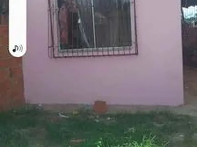 Imagem: A casa possui 2 Dormitórios e está localizado em Ilson