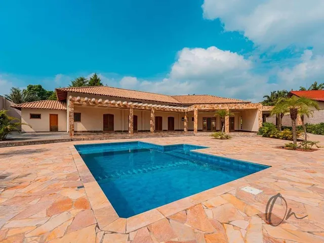 Imagem: Casa de luxo em condomínio à venda em