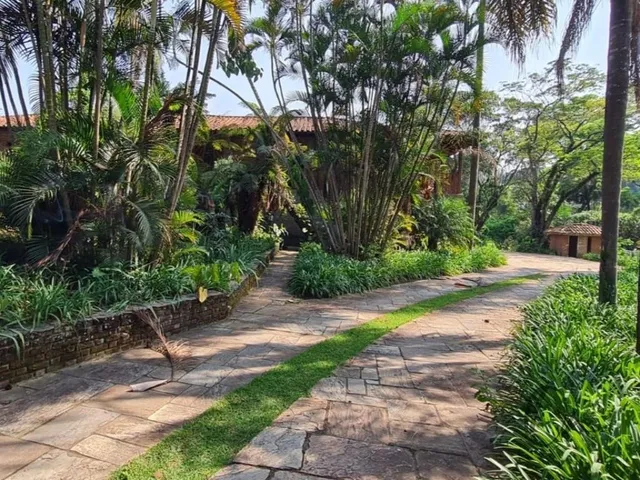 Imagem 13: Imperdível Oportunidade: Casa Comercial com 5 Quartos, 3 Suítes e 15 Vagas de Garagem na Vila Santo Antônio, Cotia-Sp