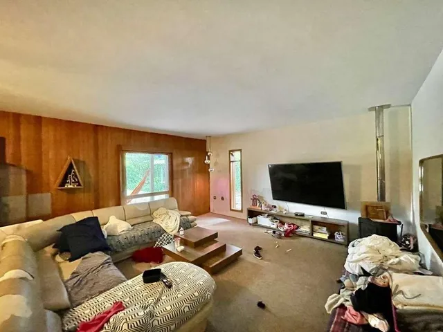 Imagem 12: Imperdível Oportunidade: Casa Comercial com 5 Quartos, 3 Suítes e 15 Vagas de Garagem na Vila Santo Antônio, Cotia-Sp