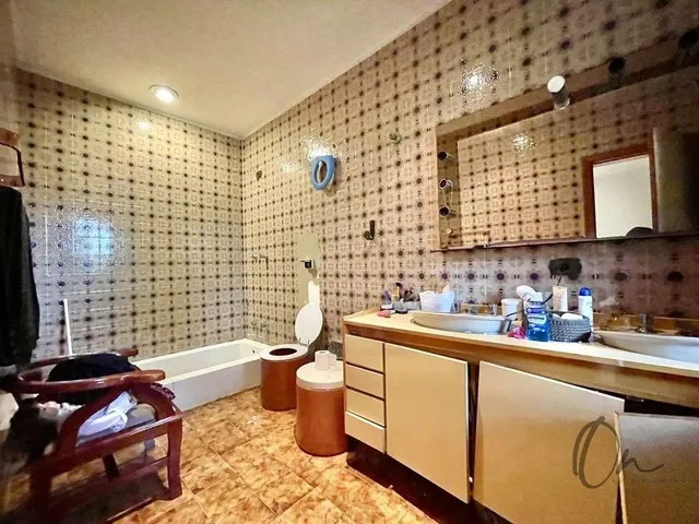 Imagem 3: Imperdível Oportunidade: Casa Comercial com 5 Quartos, 3 Suítes e 15 Vagas de Garagem na Vila Santo Antônio, Cotia-Sp