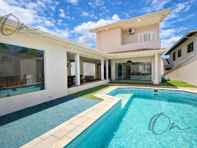Imagem: Casa de Luxo 4 Dormitórios em Condomínio