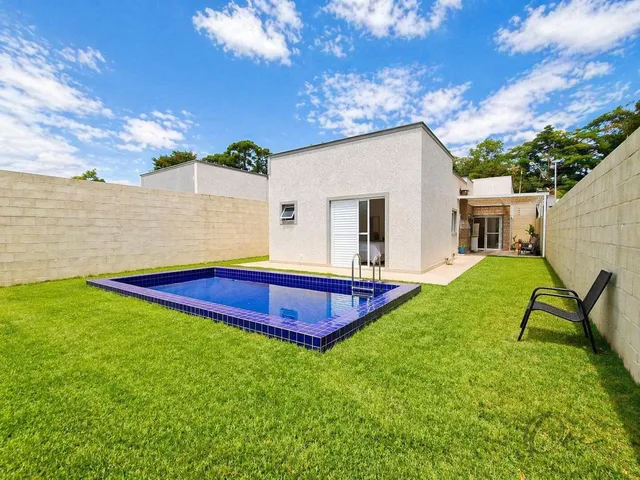 Imagem: Casa em condomínio com 3 suítes, piscina