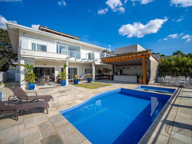 Imagem: Linda Casa em Condomínio com 4 Suítes