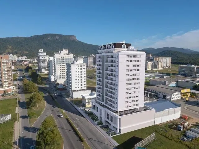 Imagem: C- Apartamento com 03 Dormitórios, Sendo