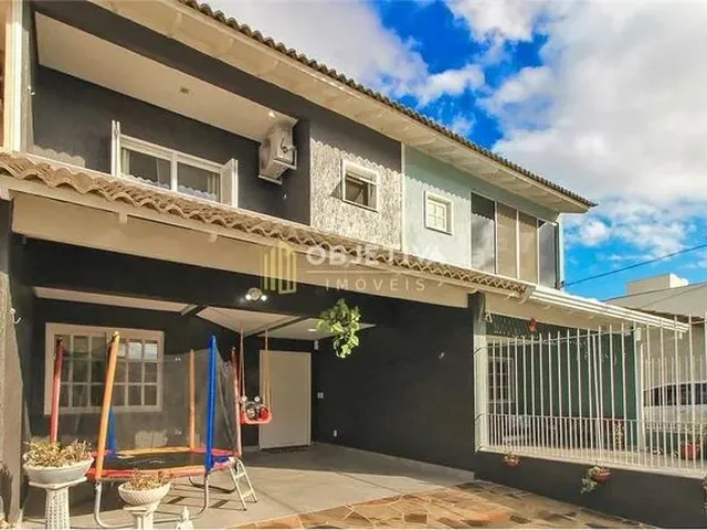 Imagem: A casa possui 3 Dormitórios, 2 Banheiros, Acomodam 10