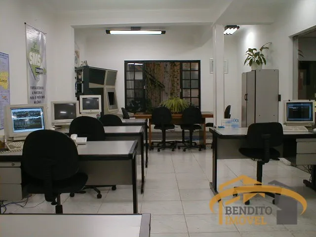 Imagem: Prédio locado em Presidente Altino, próximo