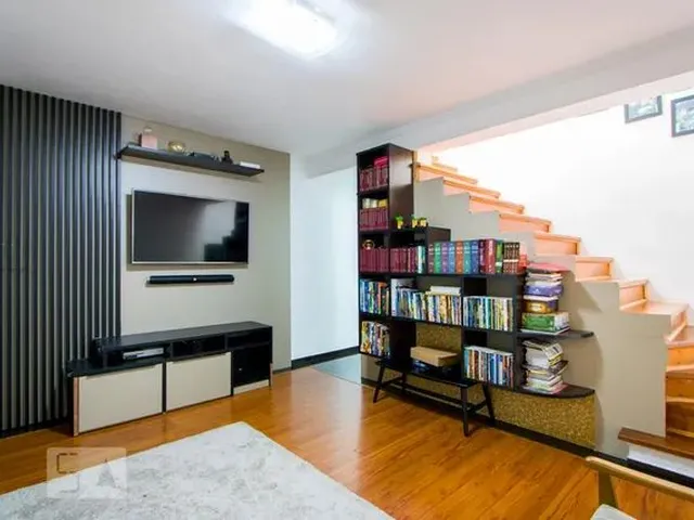 Imagem: A casa possui 3 Dormitórios, 3 Banheiros, 1 Vaga na