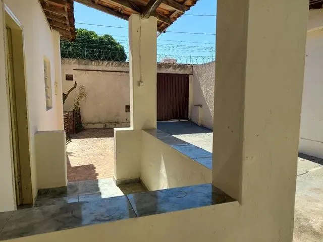 Imagem: Aluga-Se Casa - Bairro Cândida Câmara