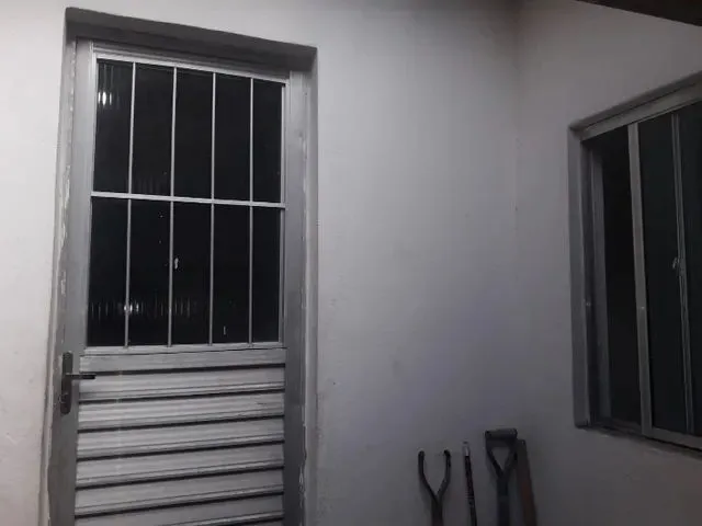 Imagem: A casa possui 1 Dormitório, 1 Banheiro e está localizado