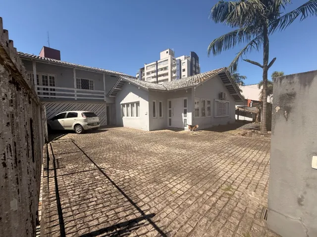 Imagem: Casa com terreno amplo no Bairro América
