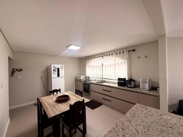 Imagem 3: Casa na rua Porto União toda reformada, linda, com uma super estrutura ,edificada em