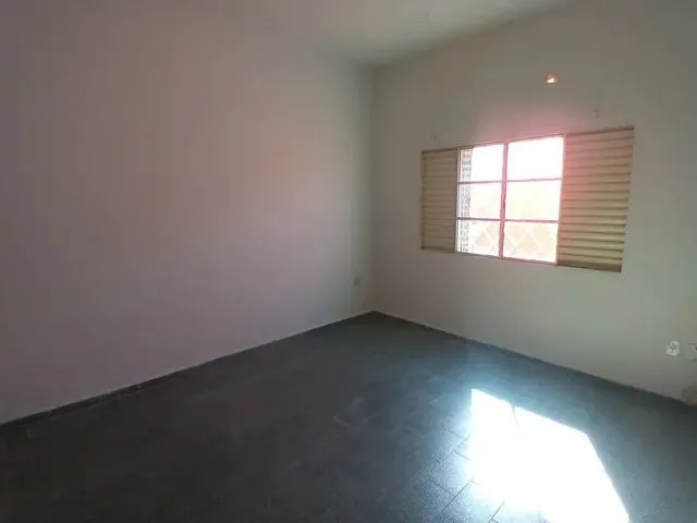 Imagem 2: Casa em Cáceres com Piscina e Churrasqueira