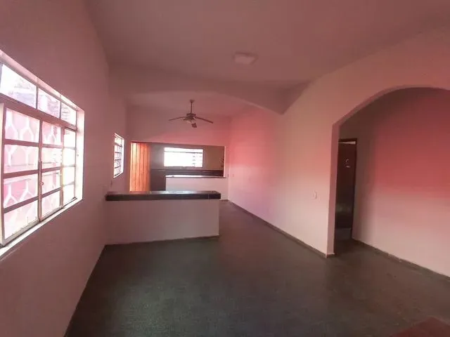 Imagem 10: Casa em Cáceres com Piscina e Churrasqueira