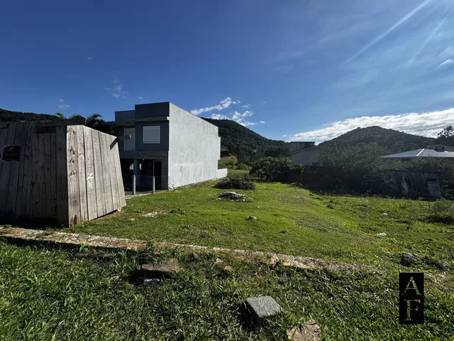 Imagem: O terreno possui 320m² de Área e está localizado em