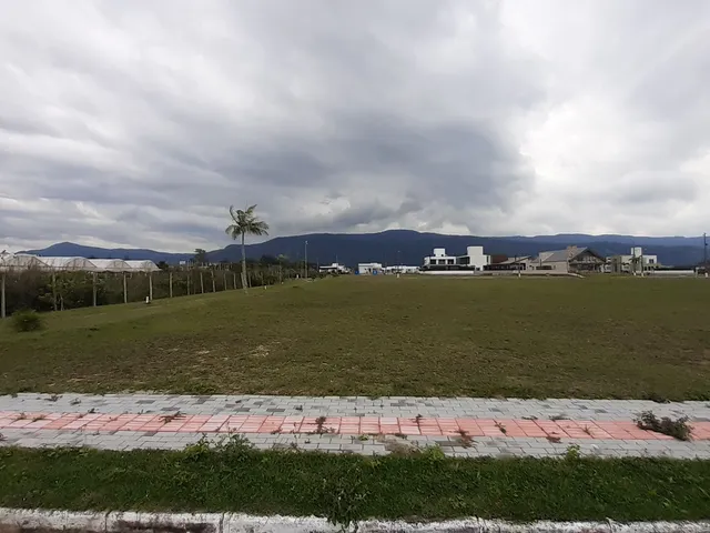 Imagem: O terreno possui 600m² de Área e está localizado em