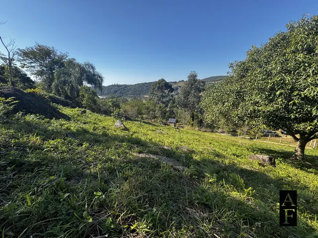 Imagem 3: Terreno em meio a natureza em Garopaba SC