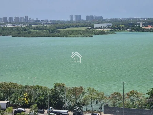 Imagem: O apartamento possui 5 Dormitórios, 1 Suíte, 3 Banheiros,