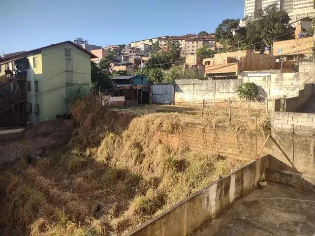 Imagem: Lote com Escritório