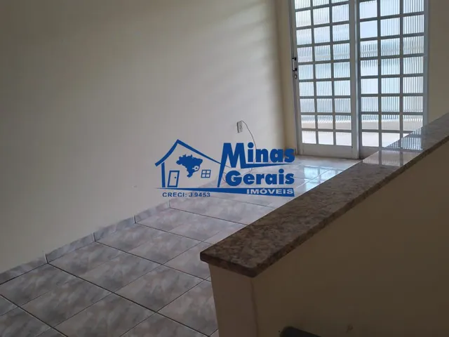 Imagem 6: Sobrado à Venda no Sul de Minas - 3 Dormitórios - Garagem e Portão Automático