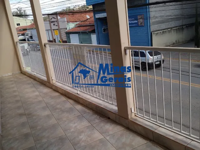 Imagem 4: Sobrado à Venda no Sul de Minas - 3 Dormitórios - Garagem e Portão Automático