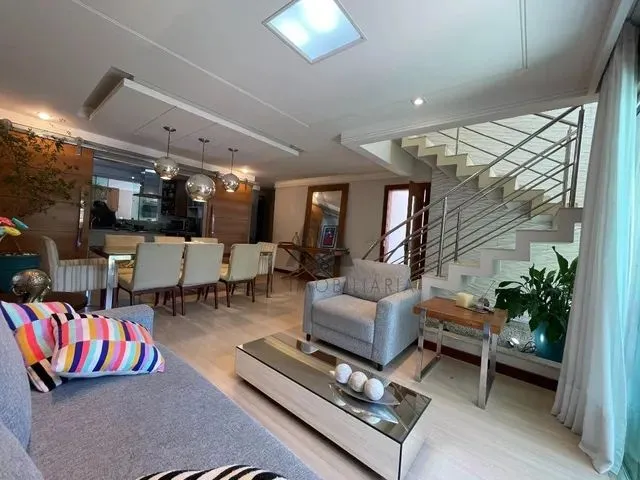 Imagem: Casa de 4 Quartos em Colina de Laranjeiras