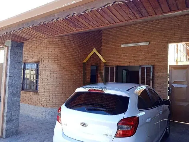 Imagem: Excelente Casa Térrea para Venda com Terreno