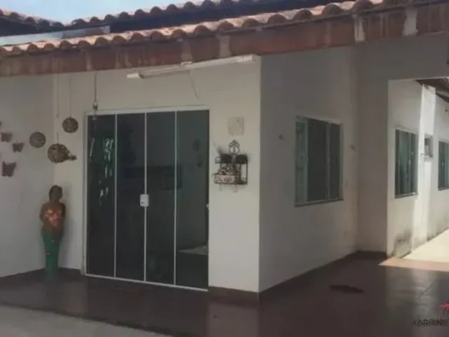 Imagem: A casa possui 4 Dormitórios, 3 Suítes, 3 Banheiros, 3