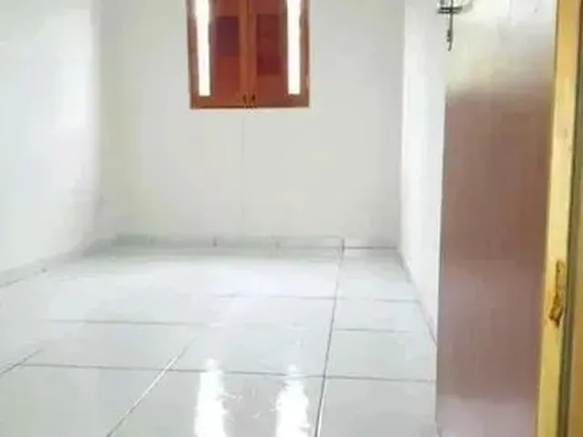 Imagem 4: Casa com Dois Quartos e Garagem