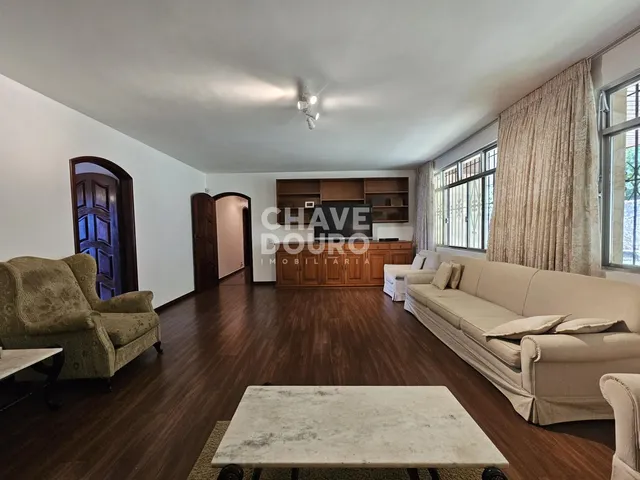 Imagem 4: Viva o Luxo com Vistas Deslumbrantes: Propriedade Única de 733m² em Teresópolis